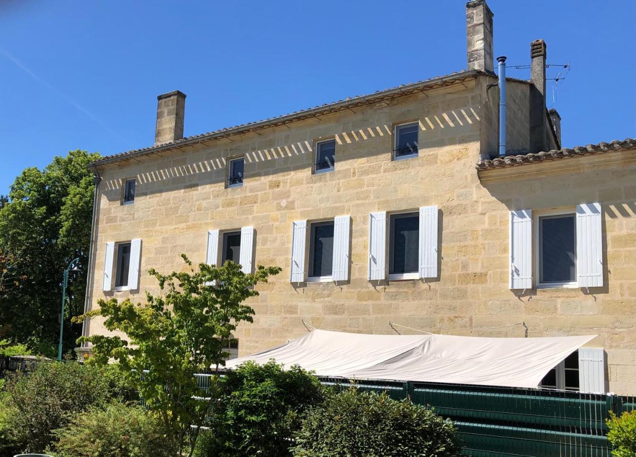 Le Numéro 15 Saint-Seurin-sur-l'Isle Esterno foto