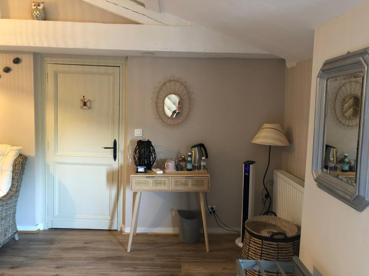 Le Numéro 15 Saint-Seurin-sur-l'Isle Esterno foto